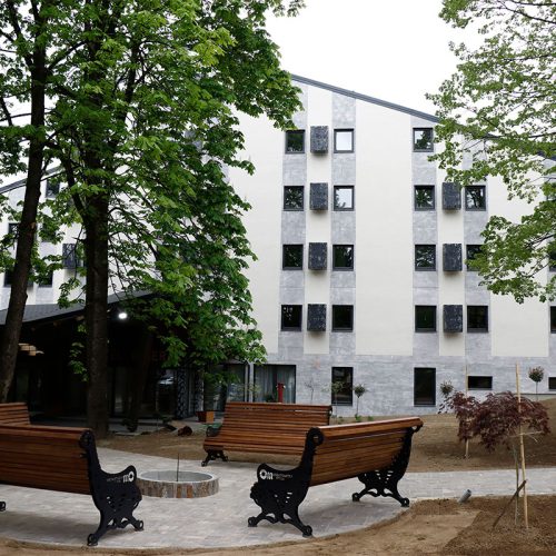 443_hotelispred-1200x800-1