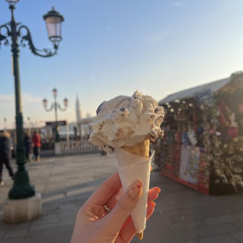 574312226_1320141850157774_3254261312298740698_n